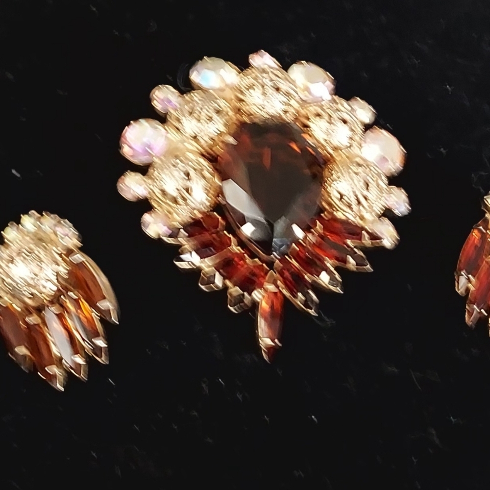 Verified Vintage Juliana D&E AB and Topaz tone Rhinestone Brooch and earring set